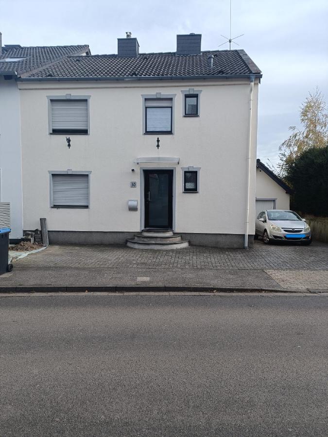 Haus Langert - Einfamilienhaus Mit Terrasse Und Garten Zur Alleinigen Nutzung Baesweiler Esterno foto